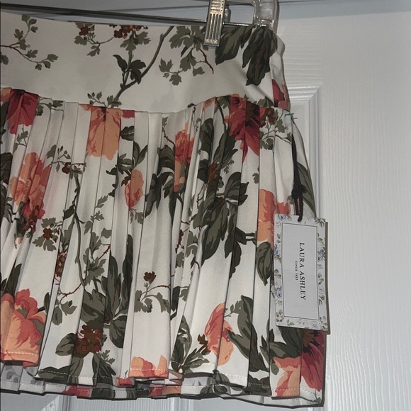 Laura Ashley Floral Mini Skirt in Pink and Cream - Picture 3 of 7